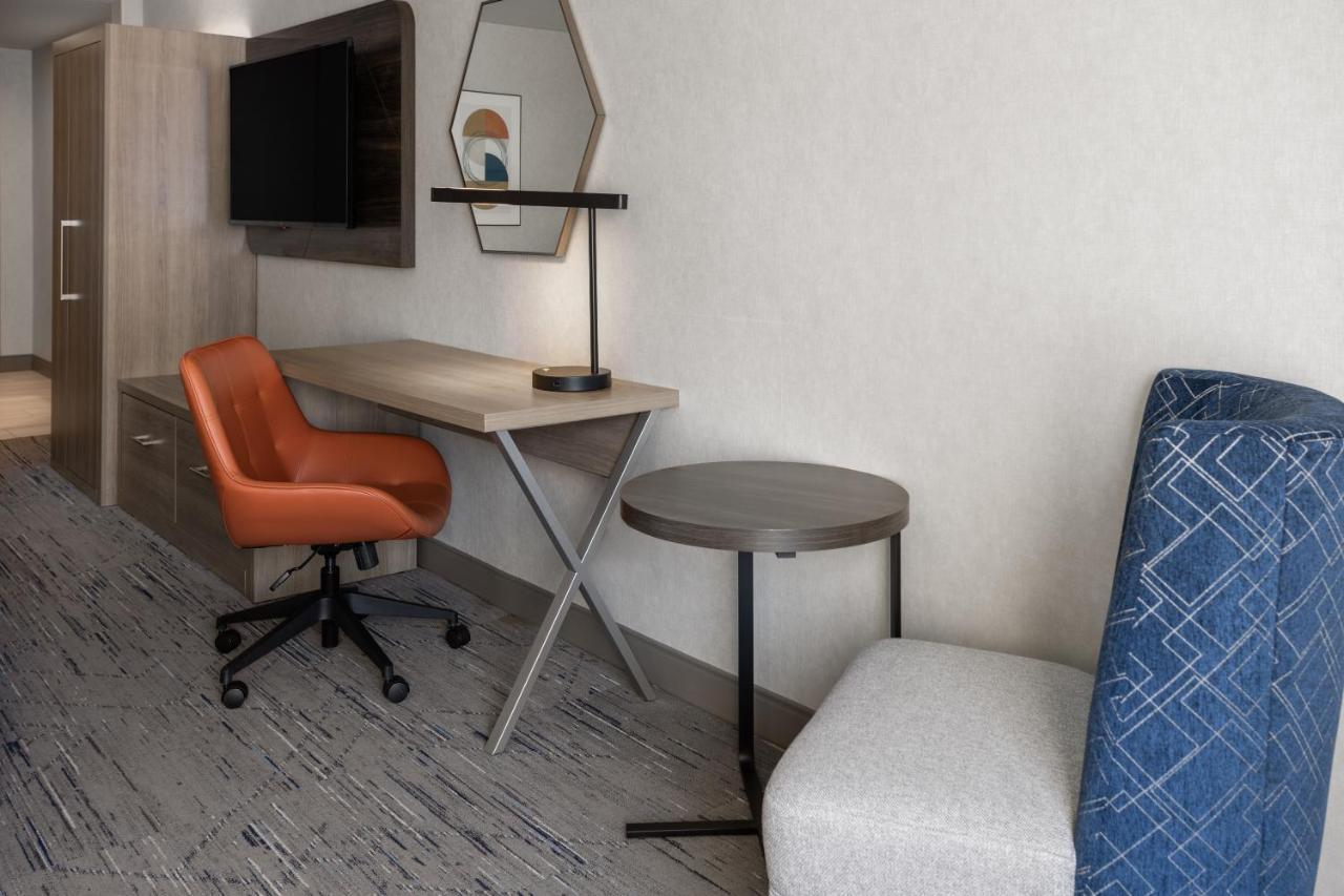 Holiday Inn Express Hotel & Suites Brattleboro By Ihg Eksteriør bilde