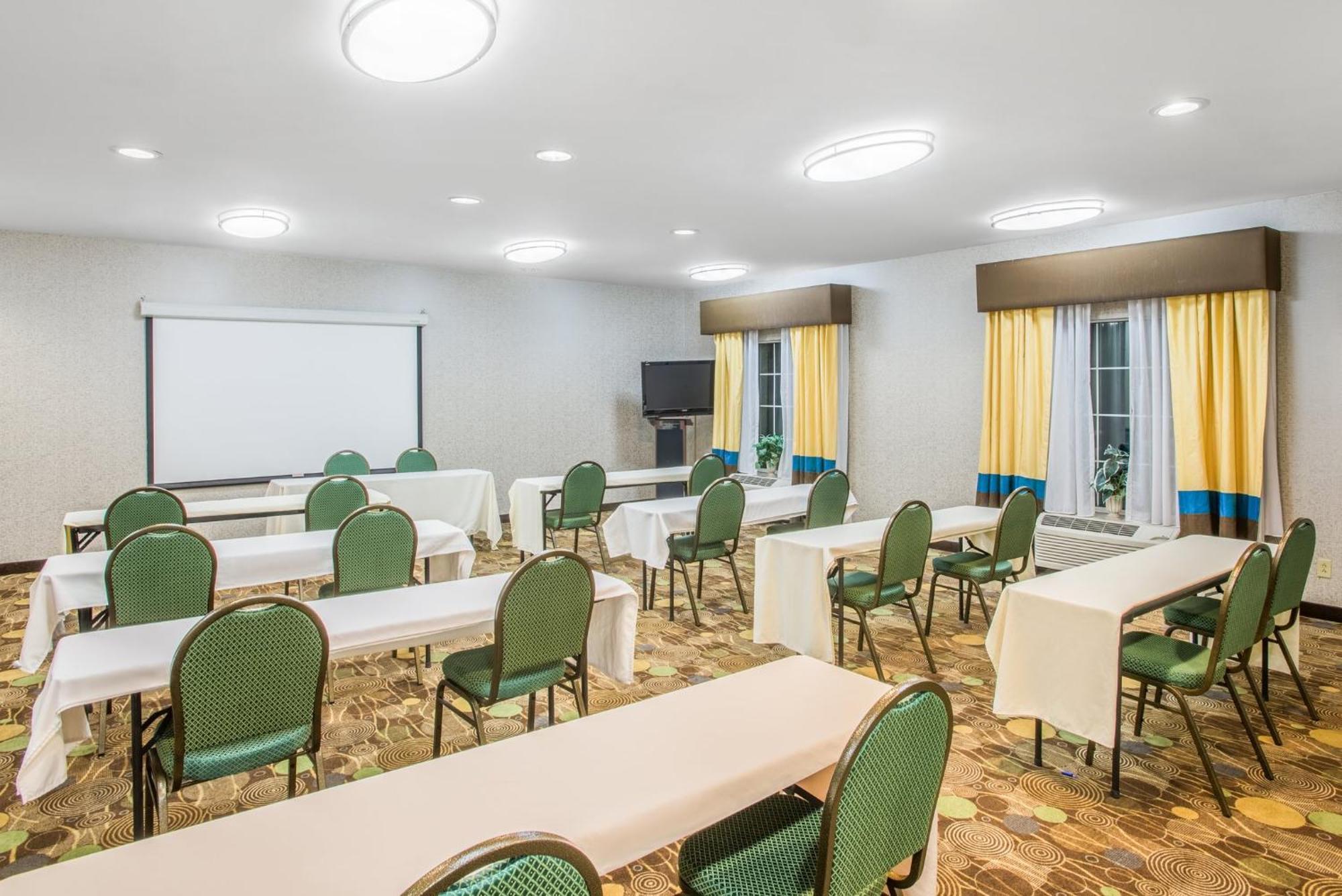 Holiday Inn Express Hotel & Suites Brattleboro By Ihg Eksteriør bilde