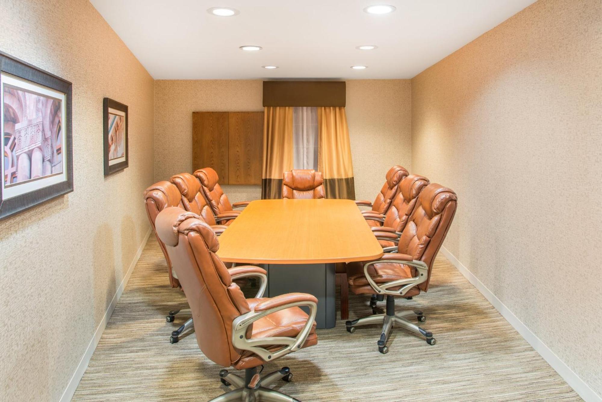 Holiday Inn Express Hotel & Suites Brattleboro By Ihg Eksteriør bilde