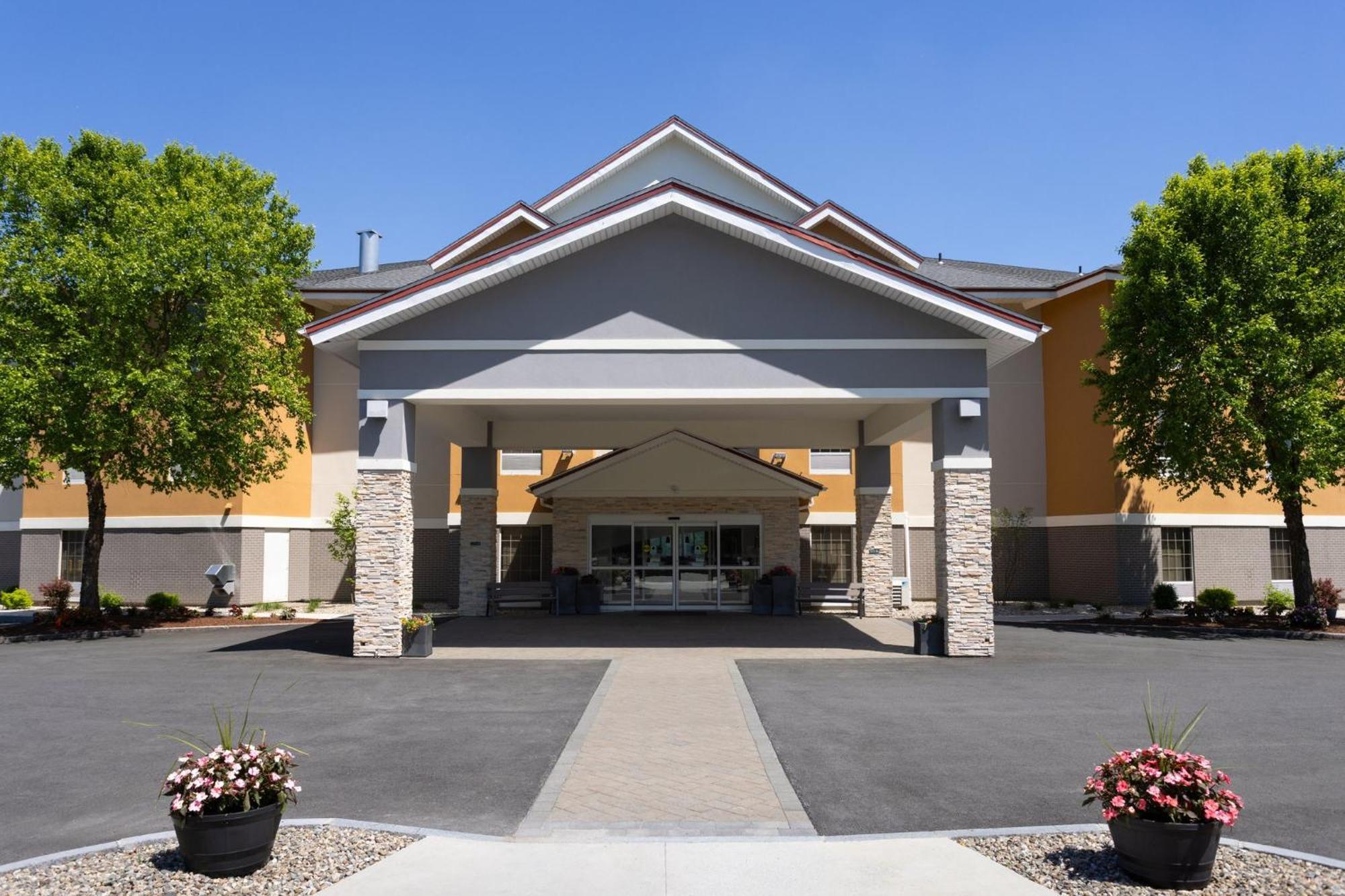 Holiday Inn Express Hotel & Suites Brattleboro By Ihg Eksteriør bilde