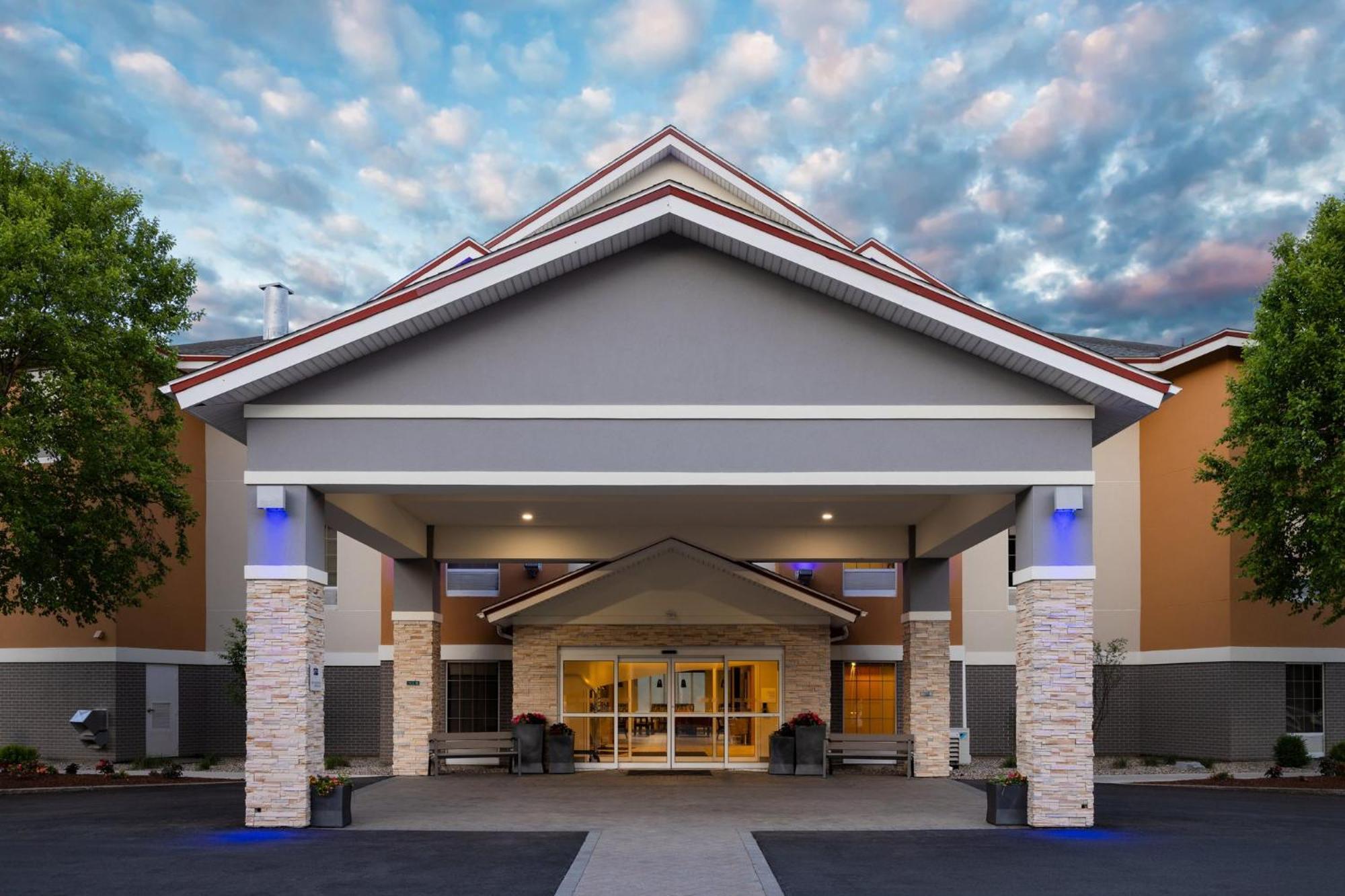 Holiday Inn Express Hotel & Suites Brattleboro By Ihg Eksteriør bilde